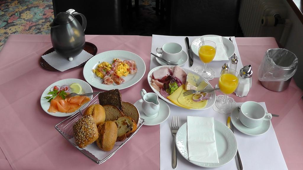 Hotel Kurhaus Uhlenberg บัดมึนสเตอร์ไอเฟิล ภายนอก รูปภาพ